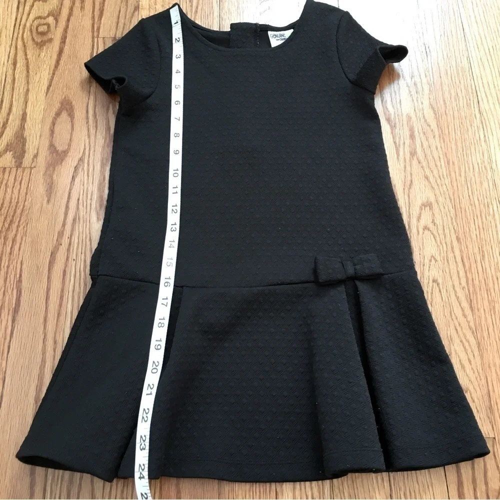Genuine Kids Oshkosh Little Girls Black Ruffle Hem Short Sleeve Dress